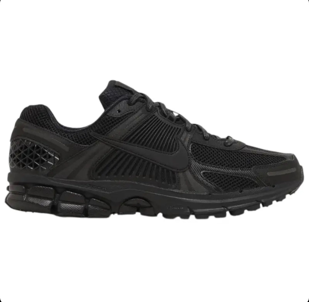 Nike Zoom Vomero 5 all black