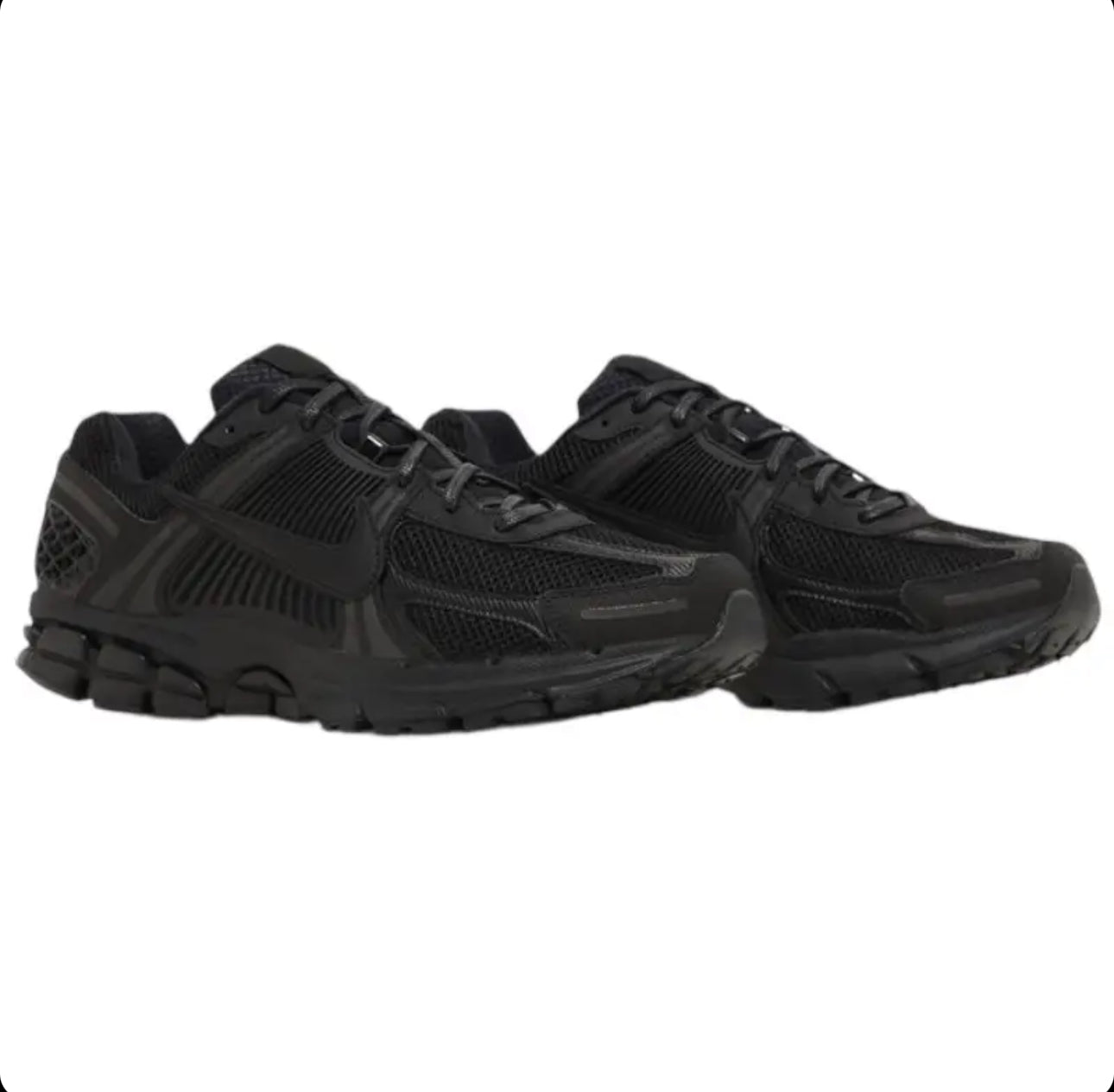 Nike Zoom Vomero 5 all black