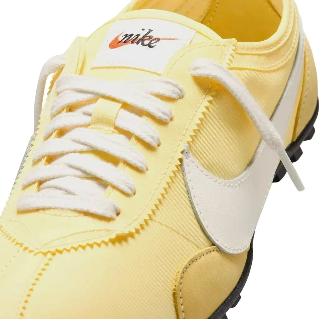 Nike Moon Shoe OG Soft Yellow / Black / Soft Pearl