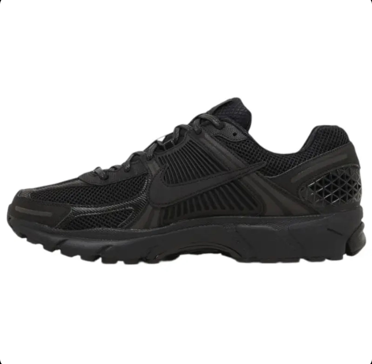 Nike Zoom Vomero 5 all black
